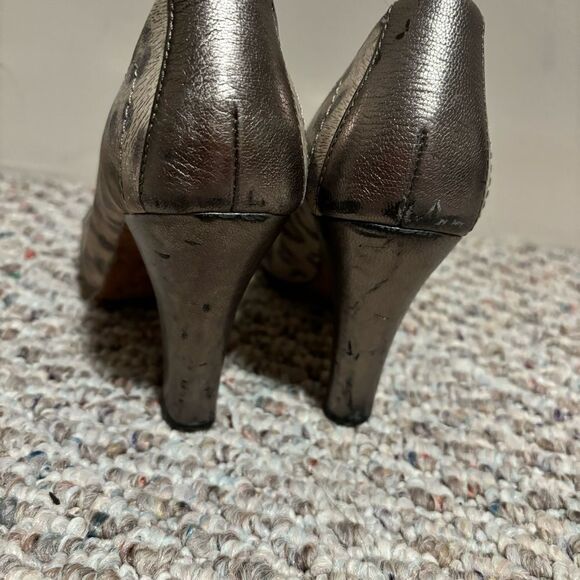 Isola Gunmetal Leather Leopard Pumps- Size 7.5 - Picture 4 of 11
